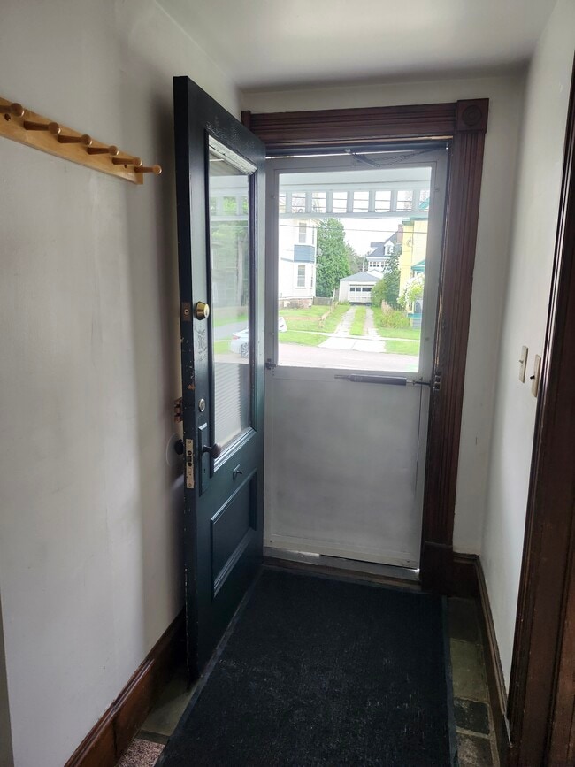 Inside Entrance - 130 Loomis St Unit 130A Loomis St