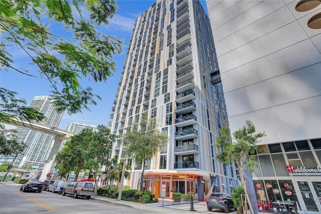 Building Photo - 31 SE 6th St Rental