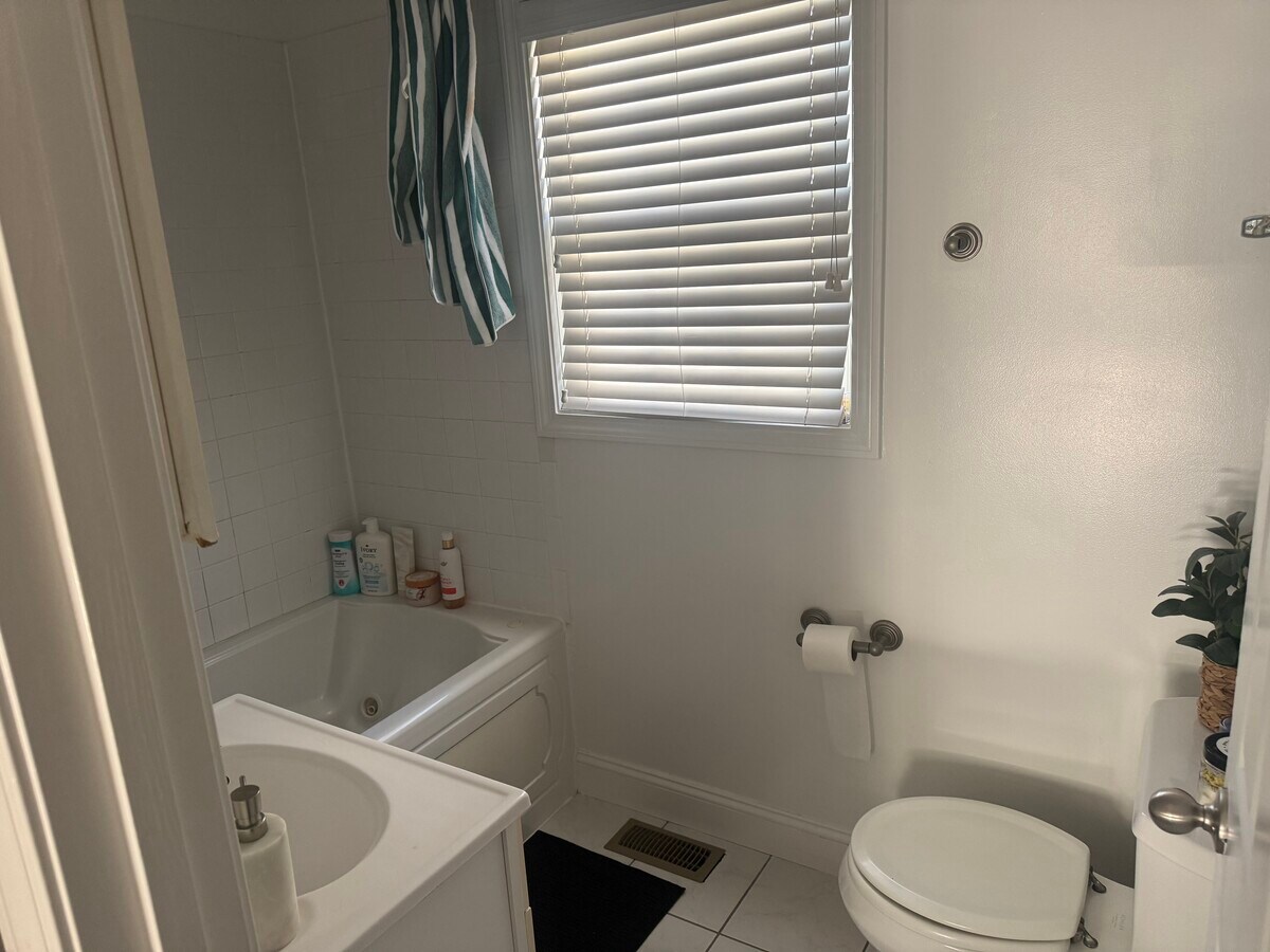 Photo - 131 N Common St