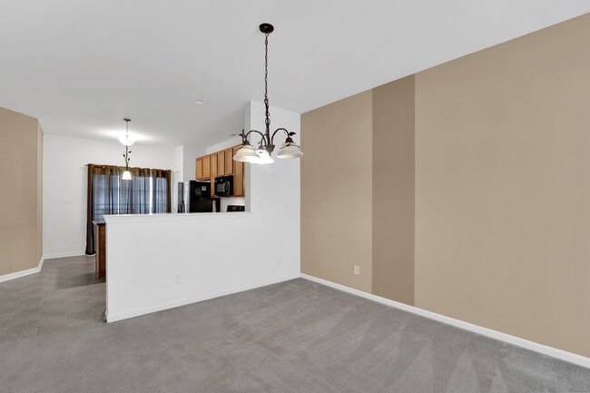 Photo - 131 Lady Bug Dr