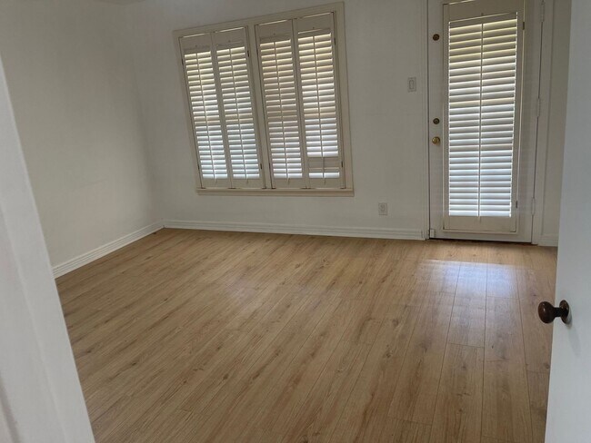 Photo - 5311 Emerson Ave