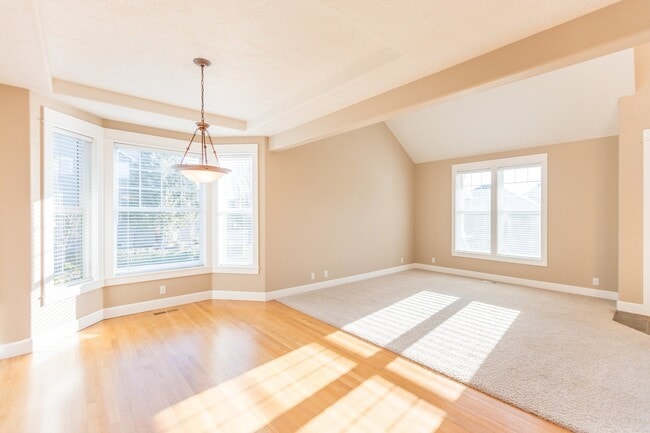 4527 SE Antelope Hills
