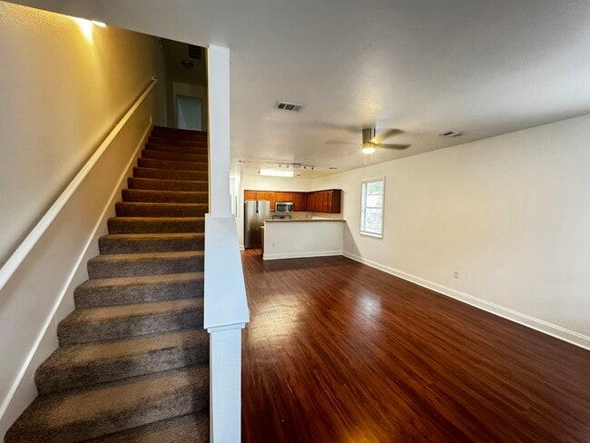 Photo - 102 White Dr