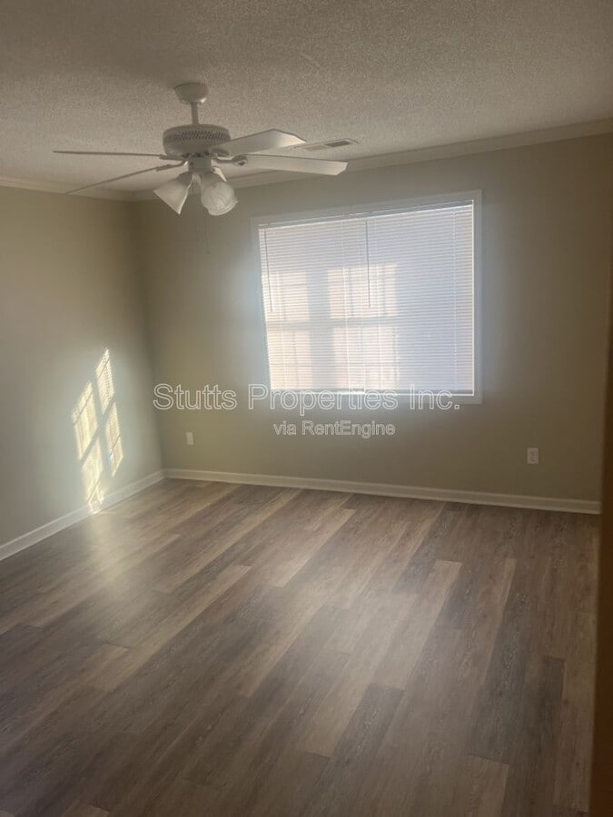 Photo - 321 W Irvine Ave Unit E