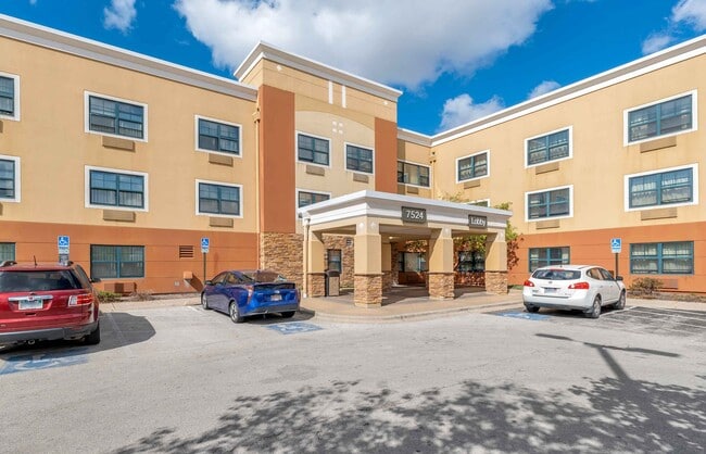 Furnished Studio-Chicago - Midway