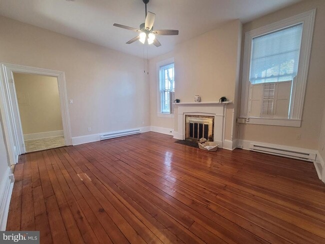 Photo - 447 N Loudoun St