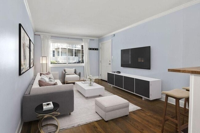 Photo - 1988 Wellbourne Dr NE