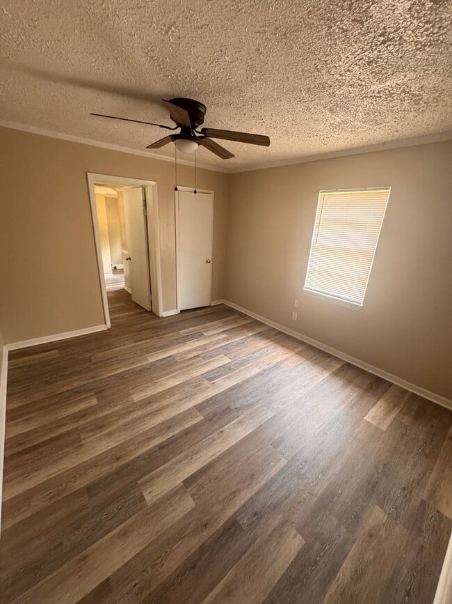 Photo - 2306 Center Dr