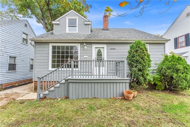 Building Photo - 20160 Beachview Dr