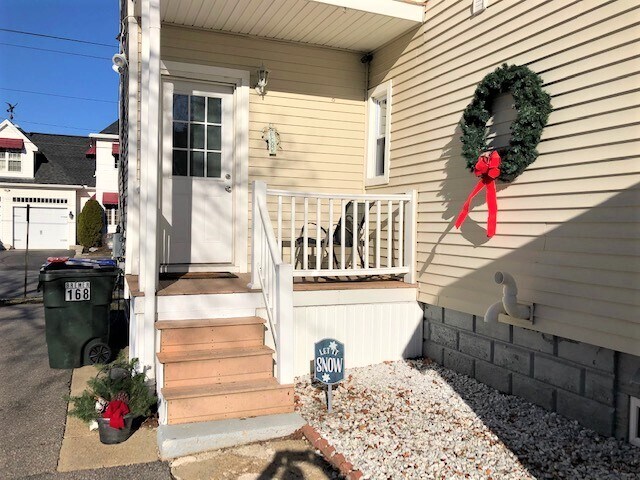 Photo - 168 Bremer St