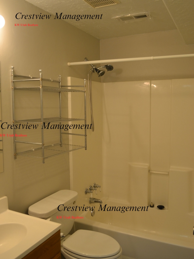 Photo - 2BR Apartment Close to Daybreak Marina and Trails Unit 2DOWN