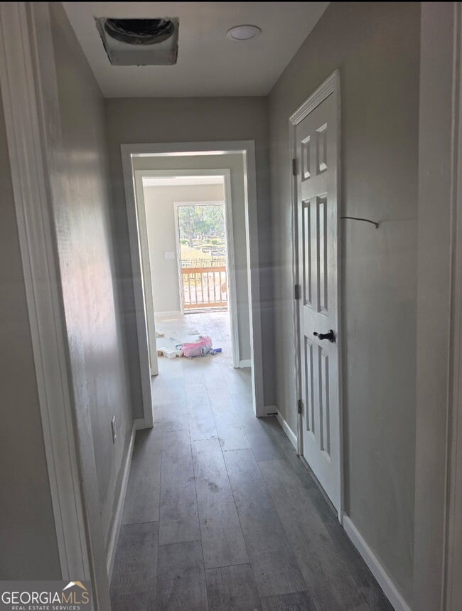 Photo - 202 Barton Dr