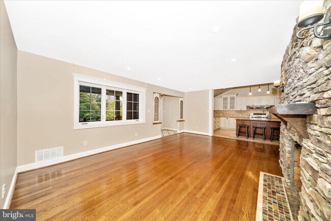 Photo - 1925 Pagebrook Rd