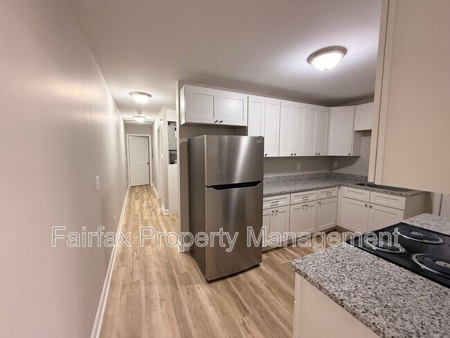 Photo - 2416 Owen St Unit B