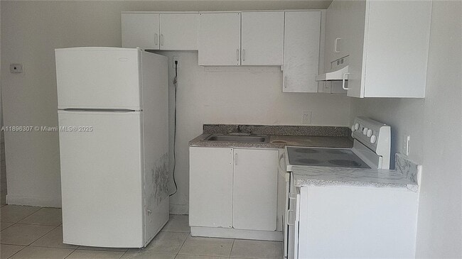 Photo - 848 SW 5th St Unidad 103