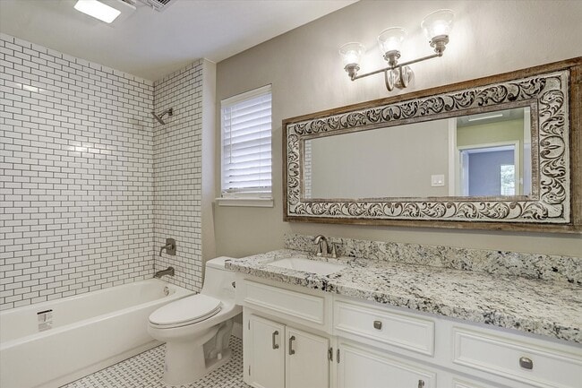 Photo - 22 W Mistybreeze Cir