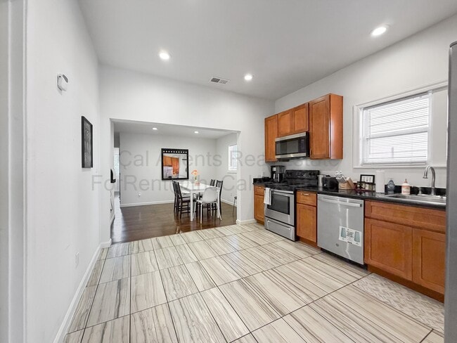 Photo - 1532 32nd St Unit 1