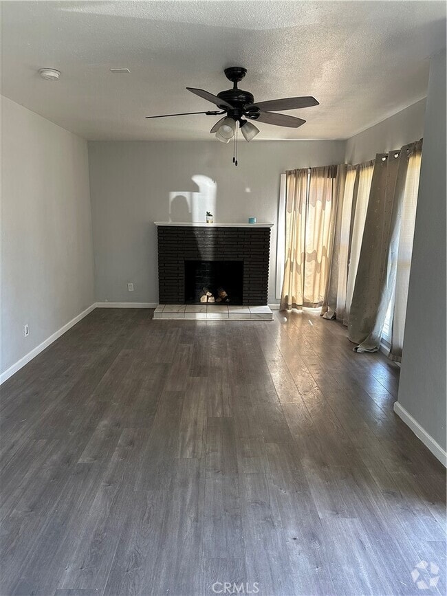 Building Photo - 45122 Redwood Ave Rental