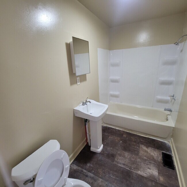Convenient West Side Location! 3BR/2BA!