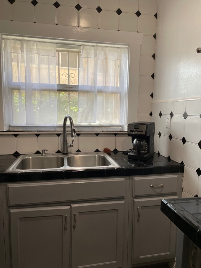 4125 S Figueroa St Unit 116