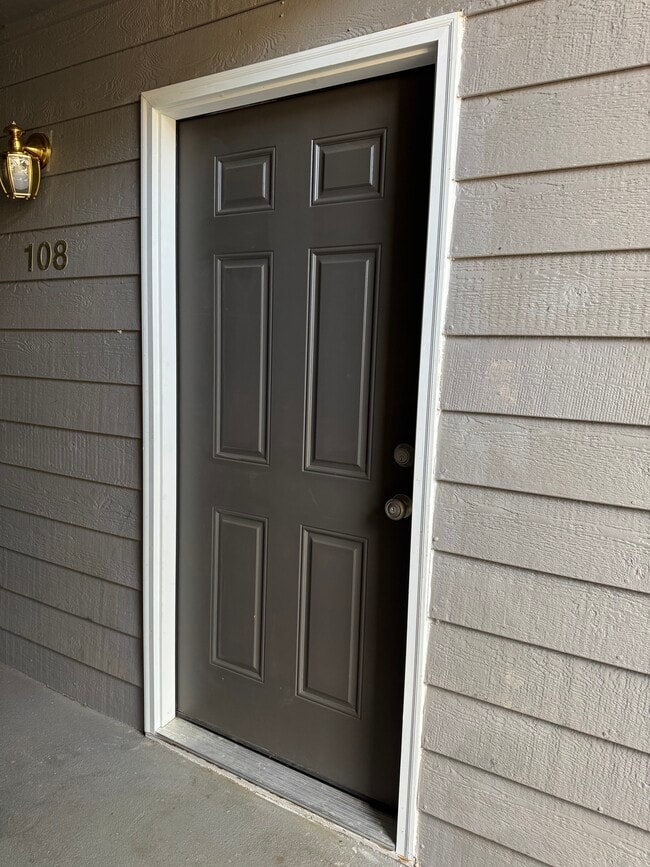 Puerta de entrada del condominio - 2575 S Syracuse Way Unidad J108