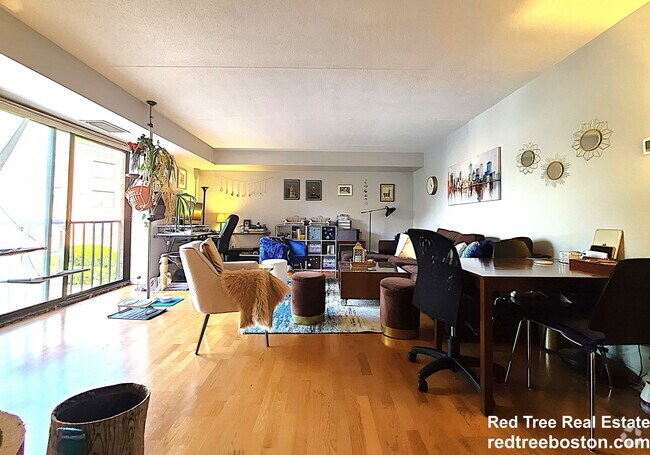 Building Photo - 1243 Beacon St Unit 2D Rental