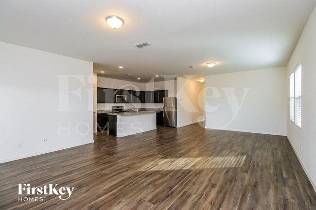 Photo - 370 W Powell Dr