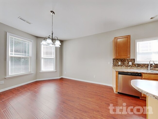 Photo - 308 Collinsworth Dr