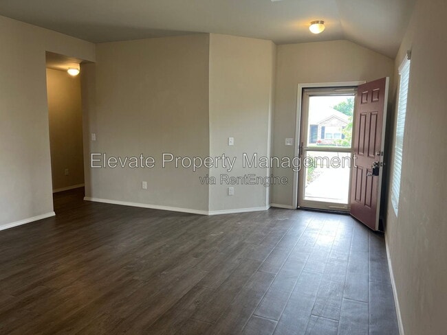 Photo - 1357 Dustin Dr