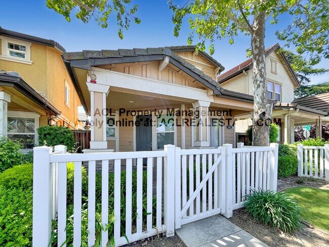 Spacious 3-Bed, 2.5-Bath Home in Prime Bre... - Spacious 3-Bed, 2.5-Bath Home in Prime Bre...