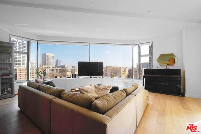 Photo - 801S S Grand Ave Unidad 1207 Rental