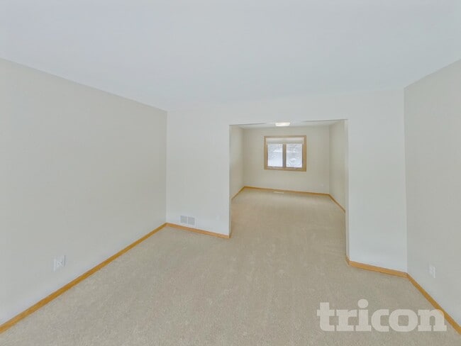 Photo - 2303 Leyland Cir