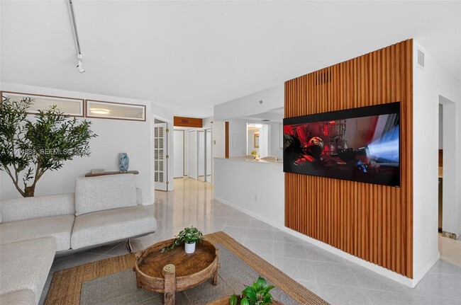 Photo - 2401 Collins Ave Unit 1406