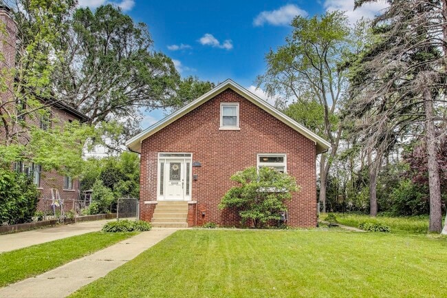 Photo - 36 E Touhy Ave House