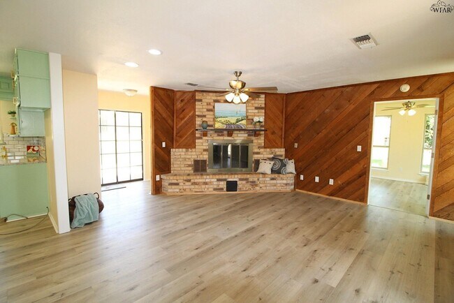 Photo - 1218 Christine Rd