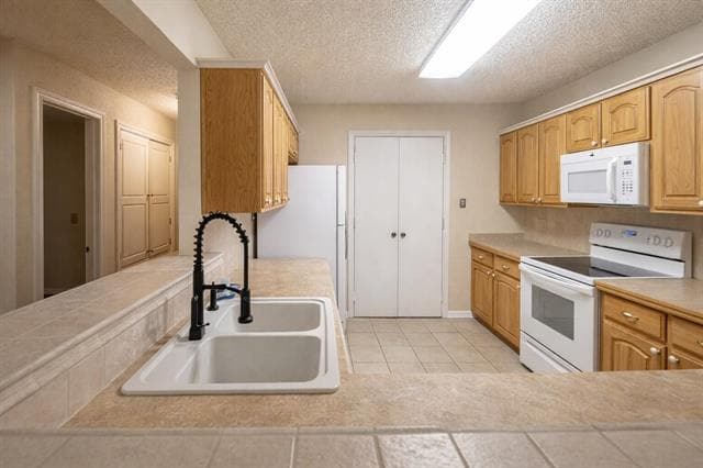 Photo - 708 Crestview Dr