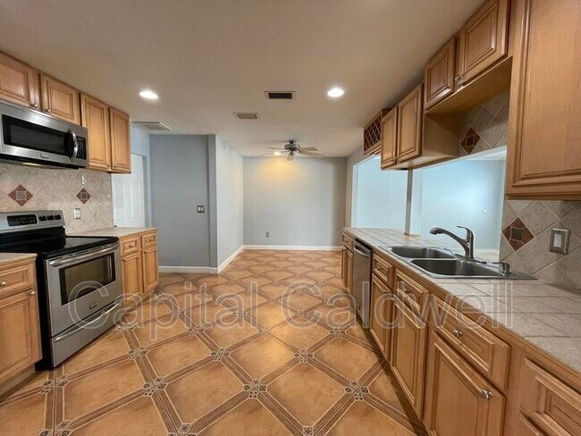 Photo - 12813 Starling Dr