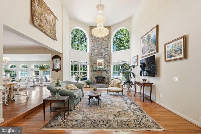 Photo - 1072 Safa St