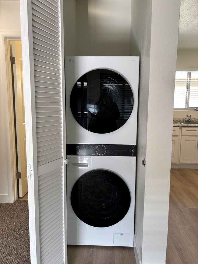 439 05 washer resize - Windy Hill Apartments