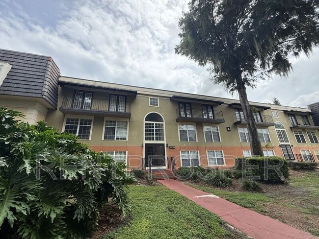 Building Photo - 3944 Versailles Dr Unit #B Rental