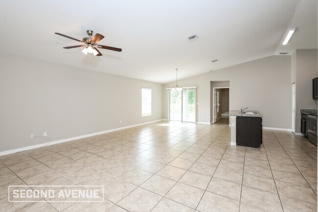 Photo - 1655 Painter St SE