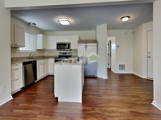 Photo - 672 Berlander Dr