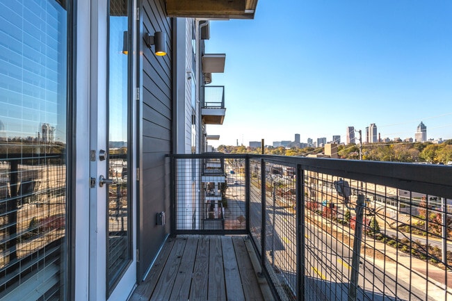 1BR, 1BA - 746 SF