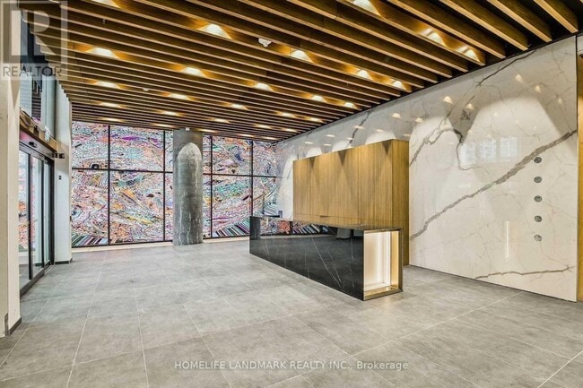 Photo - 161 Roehampton Ave Unité 1005