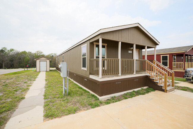 Left exterior of unit - 1225 Orizaba House