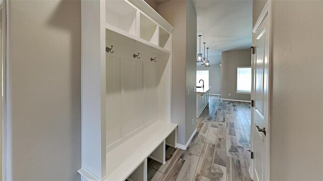 Photo - 9113 Poppey Pl