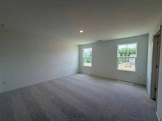 Photo - 219 Deercroft Dr