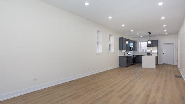 Photo - 2036 N Hoyne Ave