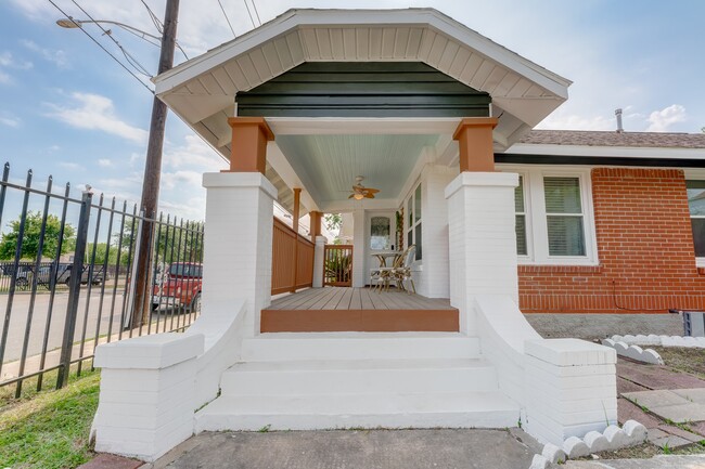 Building Photo - 1115 Morris St