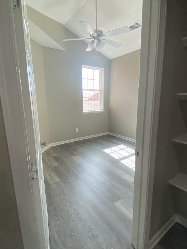 Photo - 1305 W Villa Maria Rd Unit B103